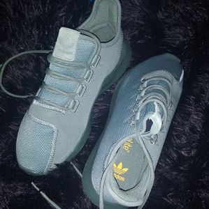 Adidas tubular shadows